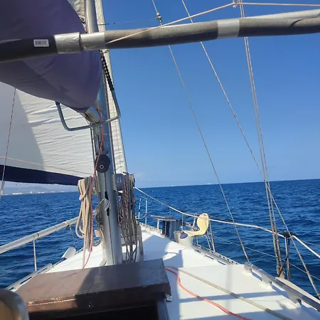 Romantic Sailboat Botel Valencia