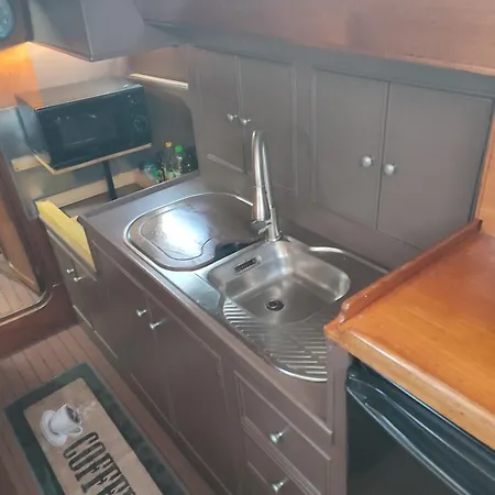 Romantic Sailboat バレンシア