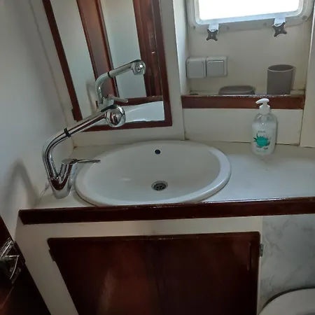 Romantic Sailboat * فالنسيا