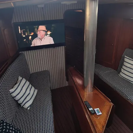 Romantic Sailboat Båthotell Valencia