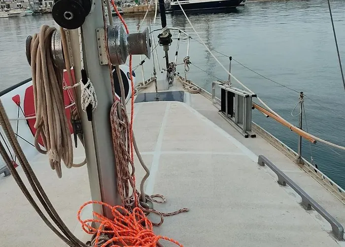 Romantic Sailboat * 발렌시아