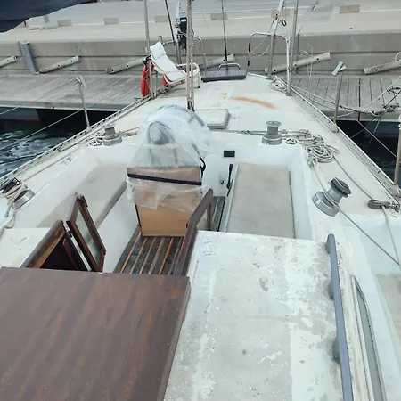 Hotel en barco Romantic Sailboat *