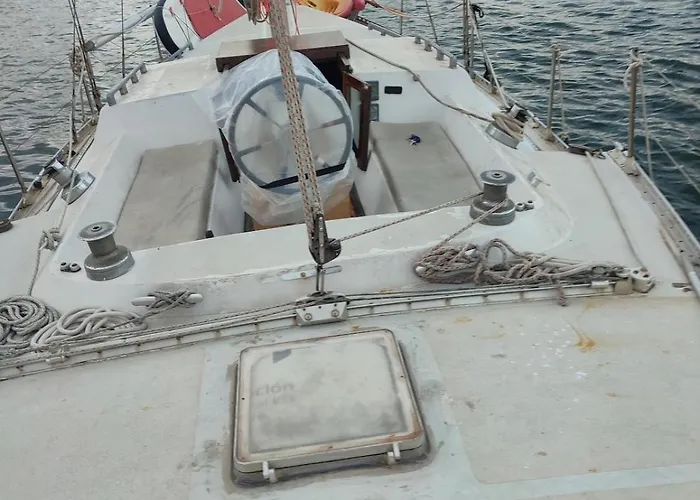 Romantic Sailboat Bådhotel *